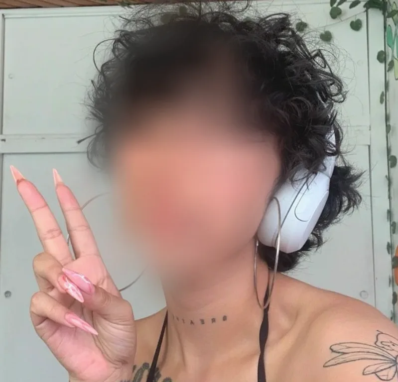 Amber, 26