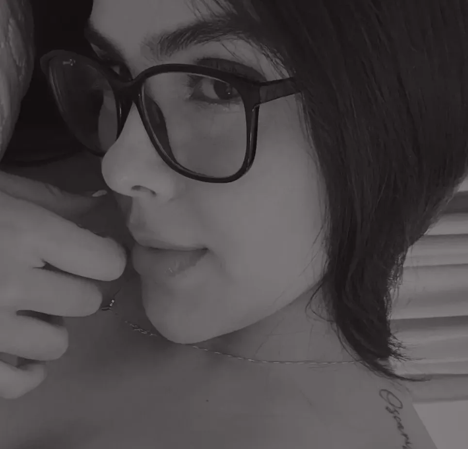 Lauren, 23
