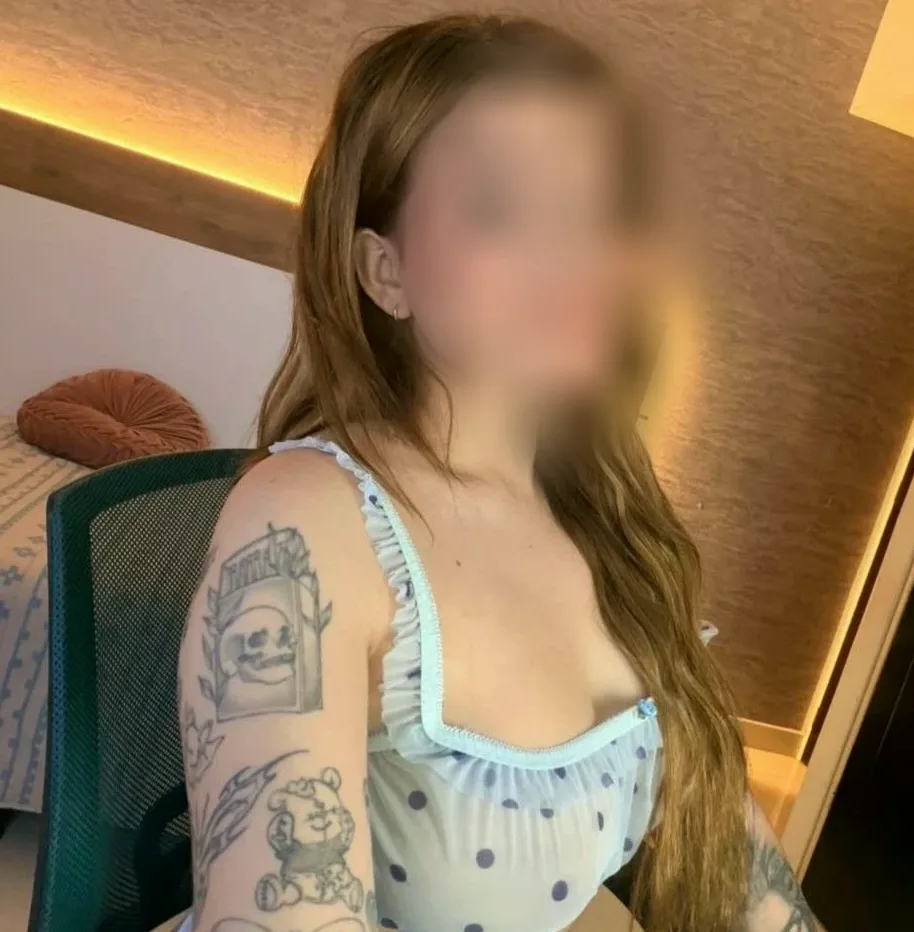 Naima, 21