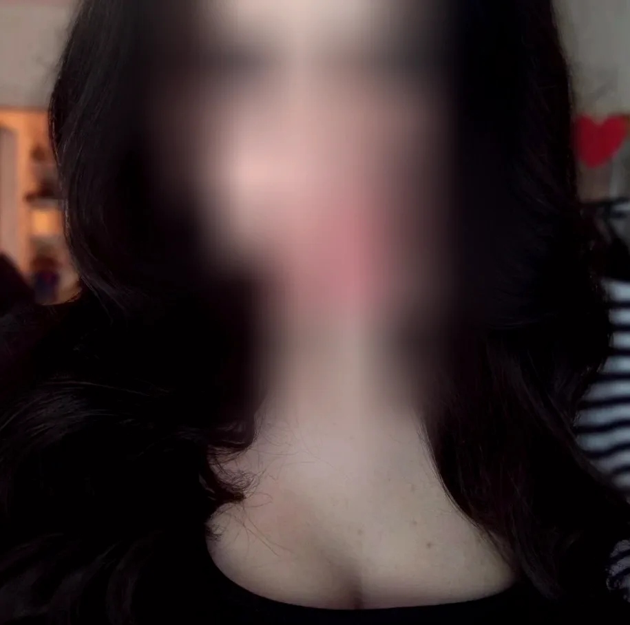 Olivia, 21