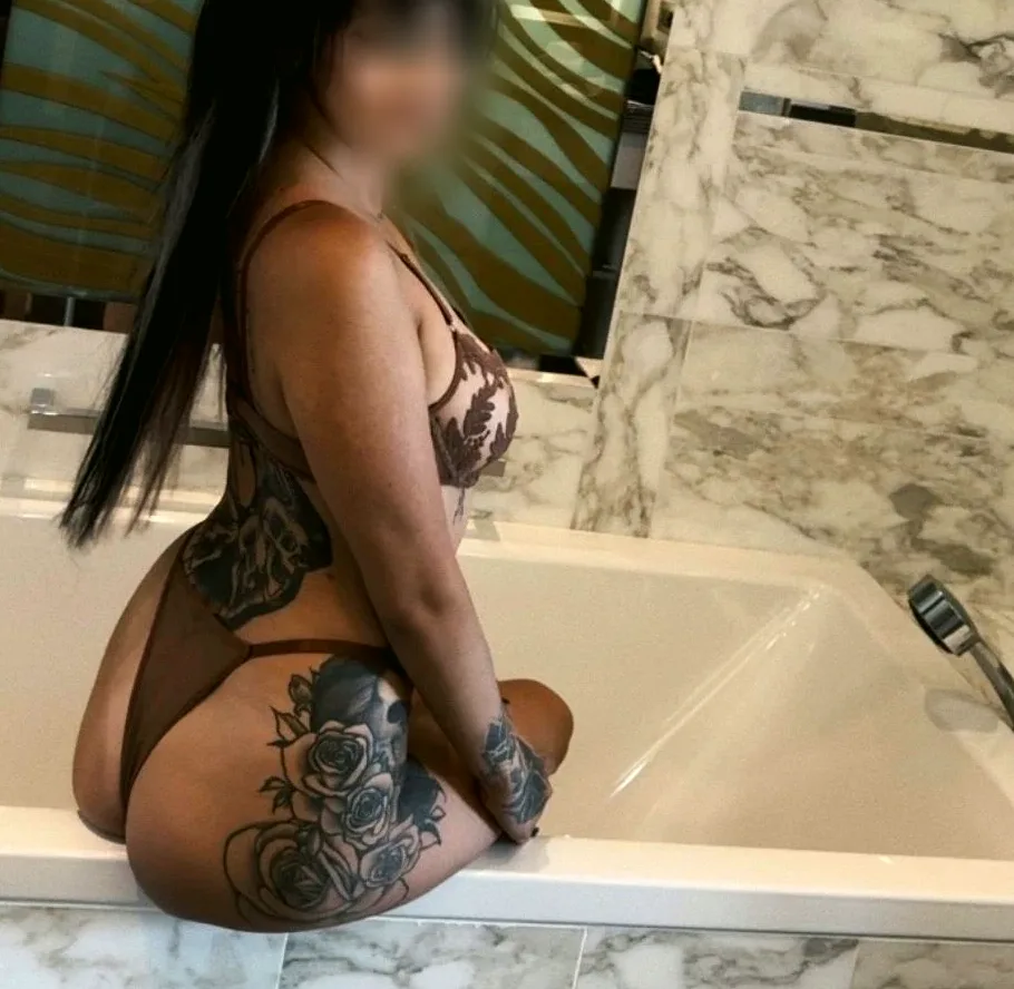 Rania, 21